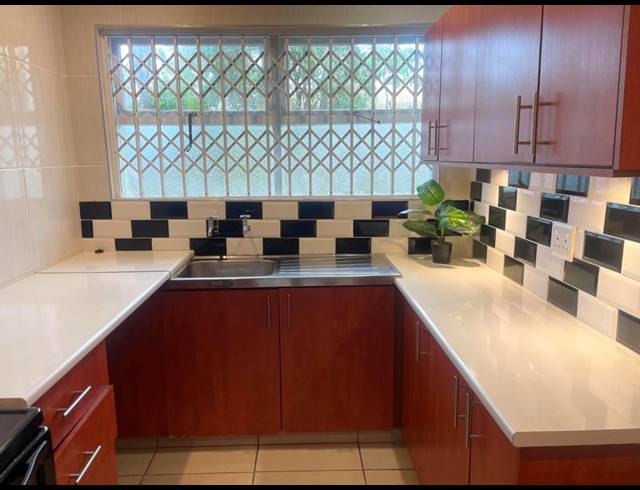 2 BEDROOM PROPERTY TO RENT IN KENILWORTH